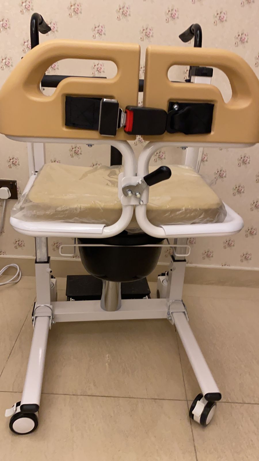 HYDRAULIC PATIENT CHAIR